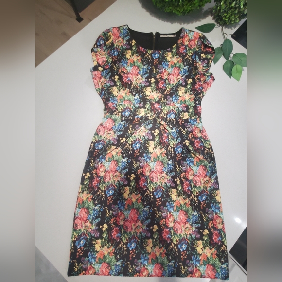 NWOT DARLING Très jolie robe neuve à manches courtes avec motifs effet tissage - Picture 2 of 9